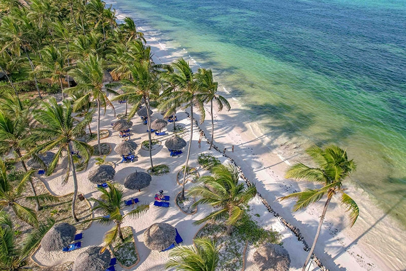 Breezes Beach Club - 5
